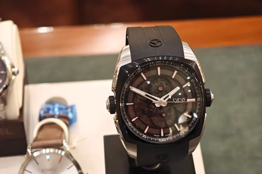 Orologio Cyrus Genève con cassa nera e cinturino in gomma